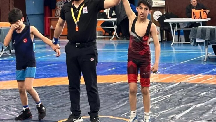Ağrı Sporcuları, Güreşte Başarı Elde Etti