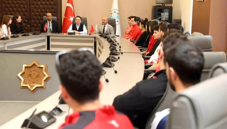 ALKÜ Spor Bilimleri Öğrencileri Rektör ile Bir Araya Geldi