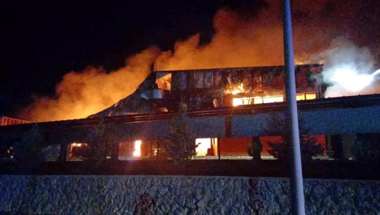 Çorum’da Gıda Fabrikasında Yangın: 3 Yaralı