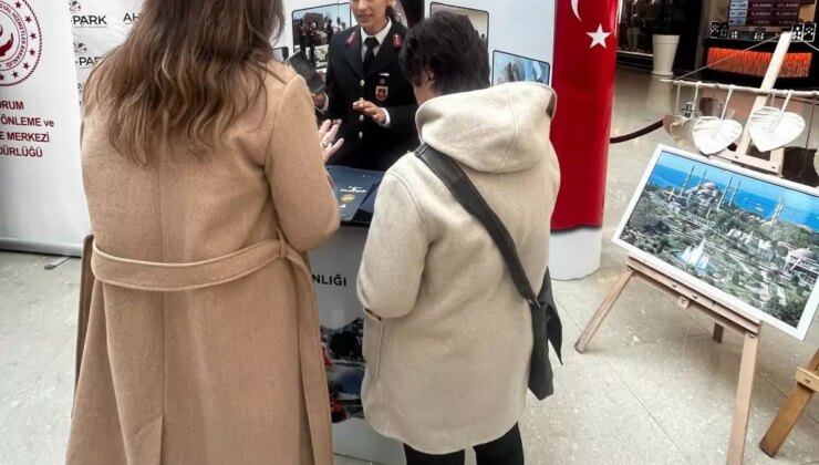 Çorum’da Kadınlar Günü’nde Kadına Yönelik Şiddetle Mücadele Bilgilendirmesi