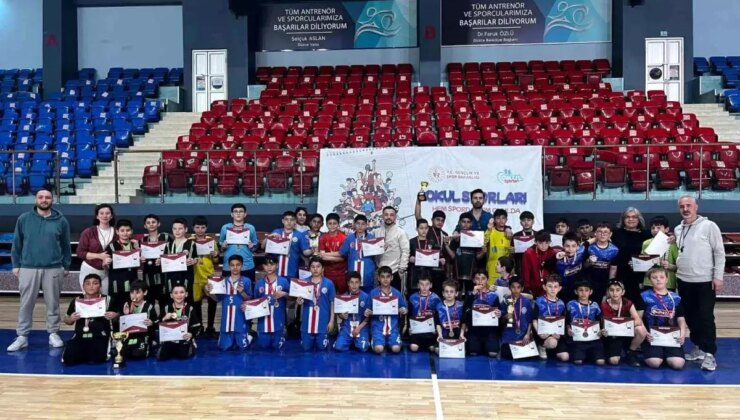 Düzce’de Okul Sporları Küçük Erkekler Hentbol Müsabakaları Tamamlandı