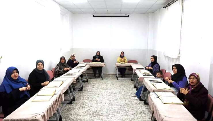 Gaziantep’te İşitme Engelli Kadınlar Ramazan’da Mukabeleyi İşaret Diliyle Sürdürüyor