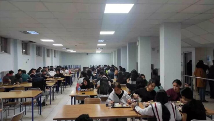 Kaymakam Mustafa Maslak, Öğrencilerle İftar Yemeğinde Bir Araya Geldi