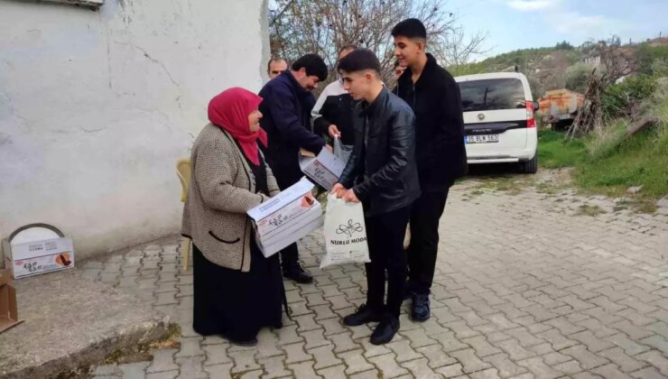 Kuşluk Mahallesi’nde Geleneğe Dönüşen Şeker Toplama Etkinliği