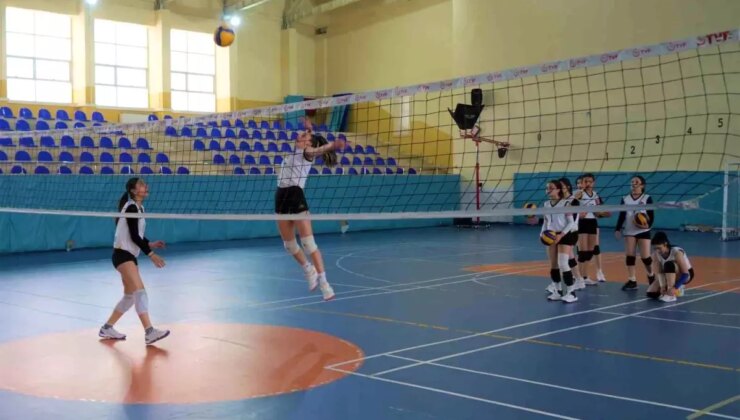 Muş Spor Lisesi Kız Voleybol Takımı Türkiye Finallerine Yükseldi