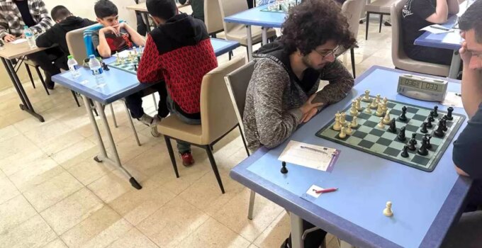 Tunceli’de 14 Mart Tıp Bayramı Satranç Turnuvası Düzenlendi