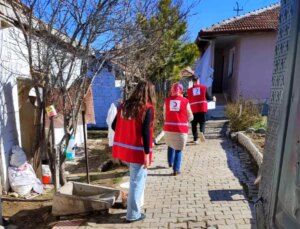 Türk Kızılay Ramazan Kolilerini İhtiyaç Sahiplerine Ulaştırdı