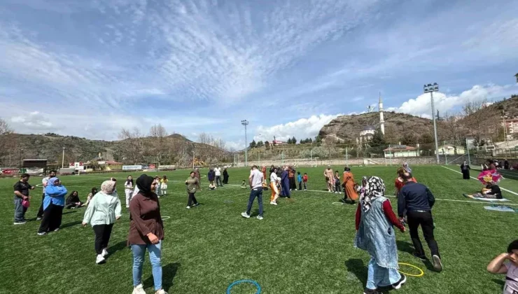 Çocuklar ve aileleri stadyumda buluştu, oyun oynayarak eğlendi