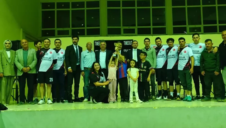 Oğuzlar’da Voleybol Turnuvasında Kaymakamlıkspor Şampiyon Oldu