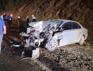 Bursa’da otomobil, yangın tankerine çarptı: 2 yaralı
