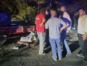 Sakarya’da traktör devrildi: 10 yaralı