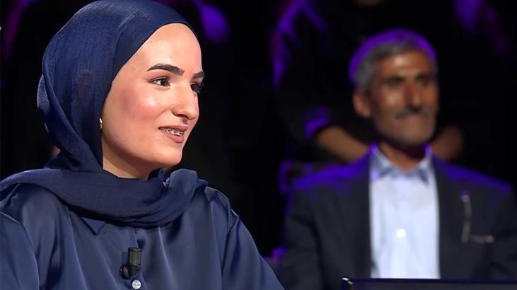 YKS 2025'e babasından aldığı çiçekle damga vurdu! Çimen Gülen, Kim Milyoner Olmak İster'e katıldı