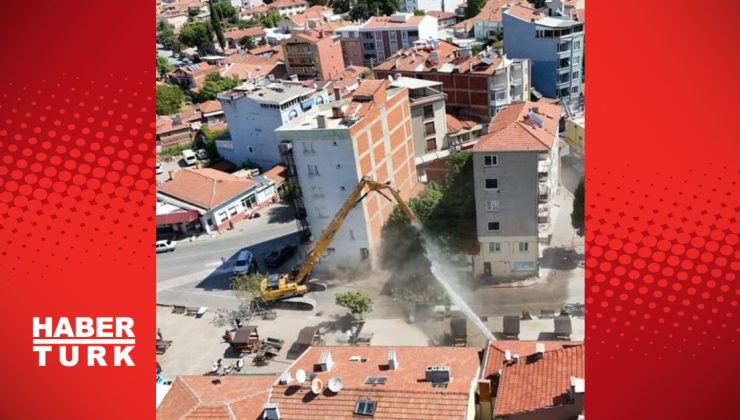 Balıkesir Büyükşehir Belediye Başkanı Akın’dan Sındırgı’daki depremin ardından yapılan çalışmalara ilişkin açıklama: