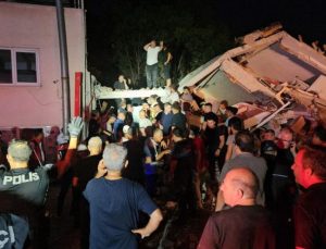Balıkesir Sındırgı’da 6.1 büyüklüğünde deprem meydana geldi