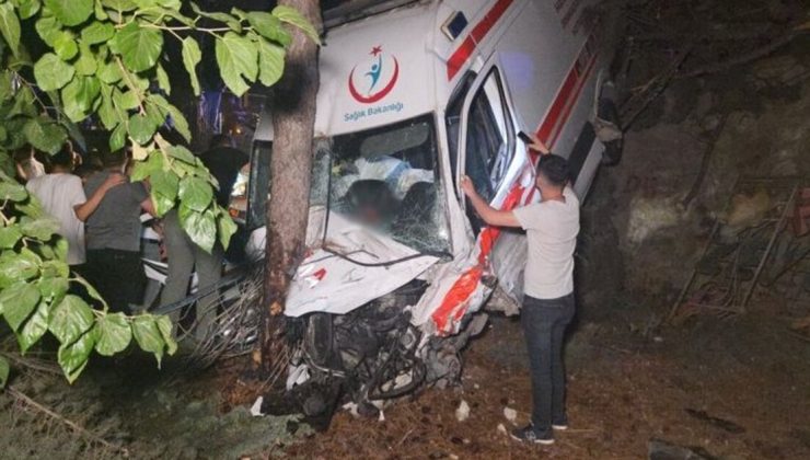 Bursa’da ambulans ile kamyonet çarpıştı: 1 ölü, 4 yaralı