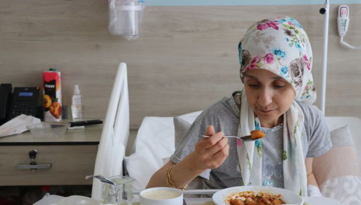 Çocukken içtiği yağ çözücü yüzünden yemek borusu yanan genç anne Kütahya’da sağlığına kavuşturuldu