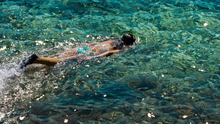 Deniz ve havuzda kirli suya maruz kalmak enfeksiyon riskini artırıyor
