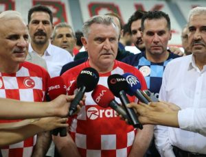 Diyarbakır’da sahaya çıkan Bakan Bak’tan ‘Terörsüz Türkiye’ vurgusu