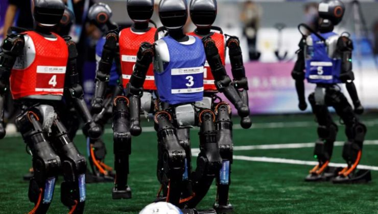 Dünya’nın ilk insansı robot oyunları Çin’de gerçekleşti!