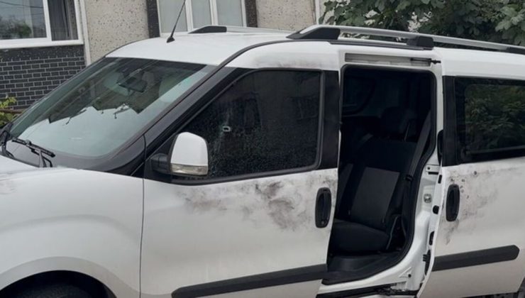 Evinin önünde silahlı saldırıya uğradı