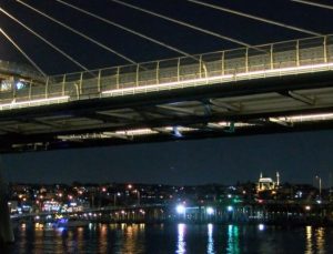 Haliç Metro Köprüsü’nden denize düşen kişi kayboldu