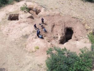 Kayseri’de kaçak kazıya dronla suçüstü: 4 gözaltı