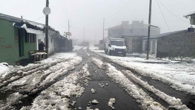 Aniden bastırdı, mahsur kaldılar! Kar kalınlığı 30 santimetreyi buldu: ‘Yağmaya devam ediyor'