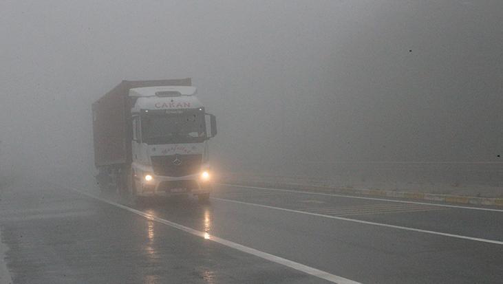 Araç kullanacaklar dikkat! Bolu Dağı'nda görüş mesafesi 25 metreye kadar düştü