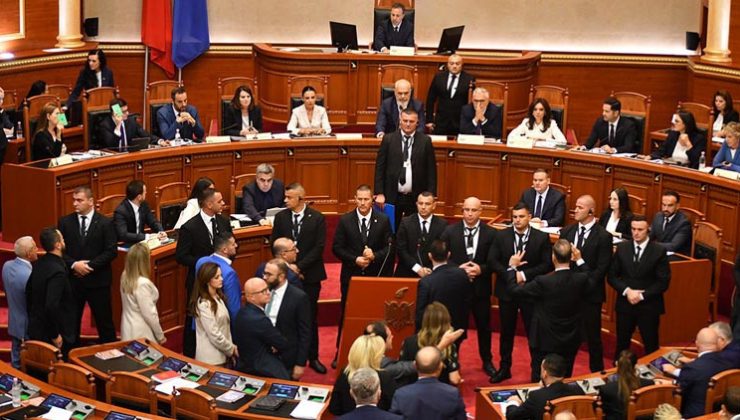 Arnavutluk’ta yeni hükümet kuruldu