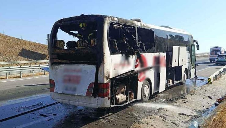 Aydın'da dehşet anları! Seyir halindeki yolcu otobüsü alev alev yandı