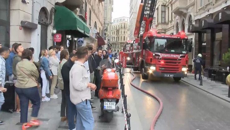 Beyoğlu’nda otelde yangın!