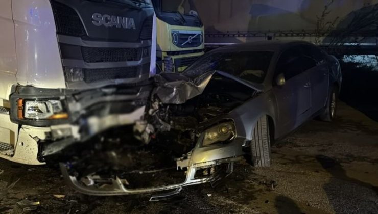 Bolu’da otomobil, park halindeki araçlara çarptı: 4 ağır yaralı