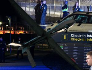 Dronlar Kopenhag ve Oslo havaalanlarını felç etti: Zelenski’den Rusya’ya suçlama, NATO’ya yanıt verme çağrısı