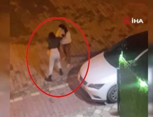 Esenyurt sokaklarında şaşkına çeviren kavga! Kadınlar saç başa birbirine girdi