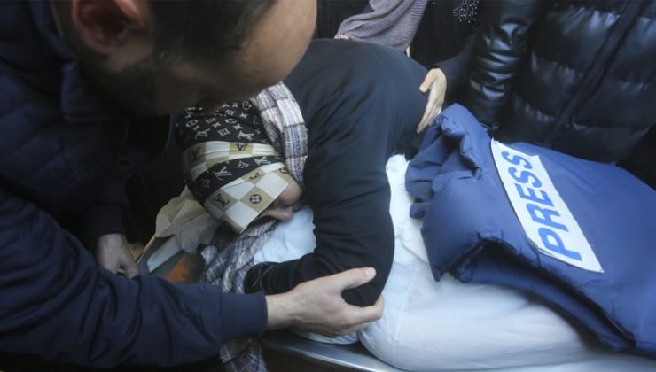 İsrail ordusu Gazze’de 3 gazeteciyi öldürdü