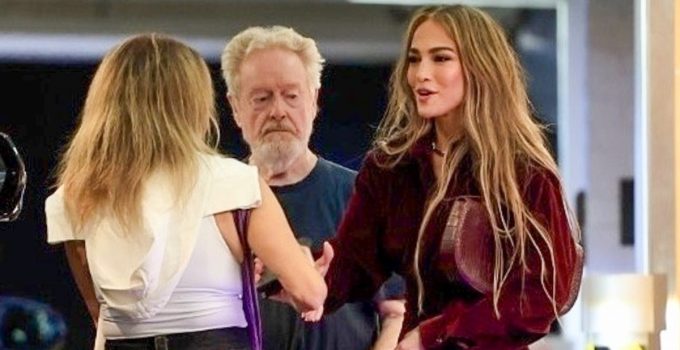 Jennifer Lopez Hollywood’un efsanevi yönetmeni Ridley Scott ile buluştu