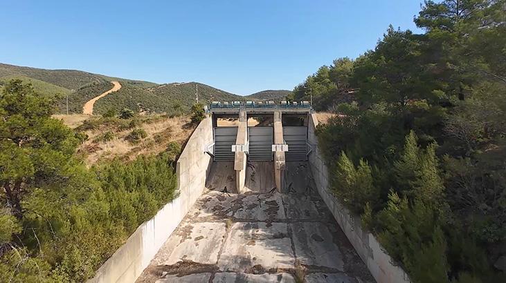 Kentte baraj dibi gördü! Başkandan susuzluğa çözüm: Çok sıkışırsak bu yönteme de başvurabiliriz
