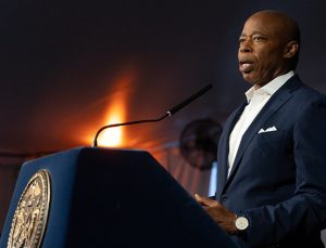 New York Belediye Başkanı Adams seçim yarışından çekildi