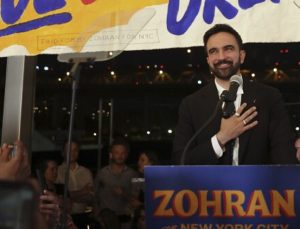 New York Valisi’nden Demokrat adaya destek