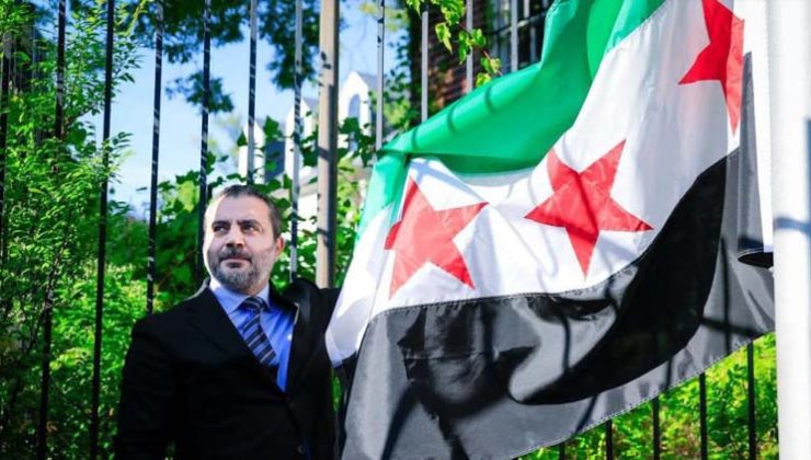 Suriye bayrağı ABD’de göndere çekildi