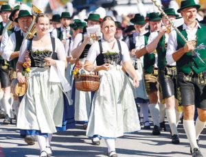 Tarihi festival rekorla başladı