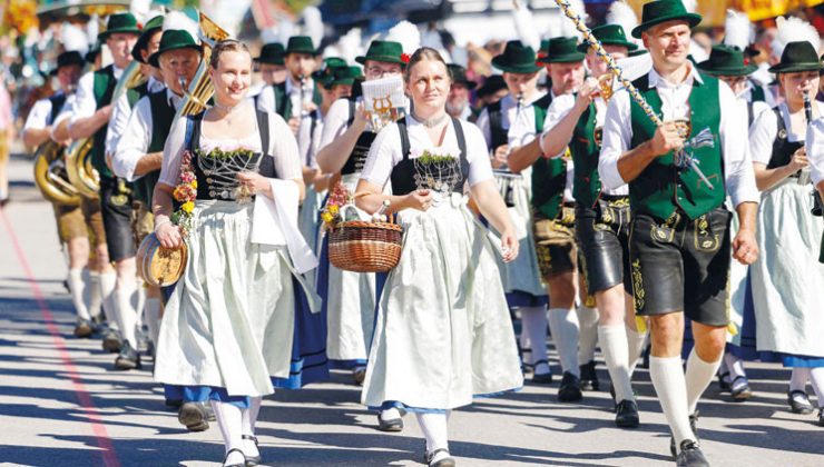 Tarihi festival rekorla başladı