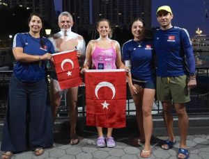 Türk yüzücüler, ABD’de ’20 Bridges of Manhattan’ parkurunu başarıyla tamamladı