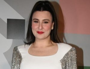 Yasemin Sakallıoğlu: Köpek balığı korkusu nedeniyle denize giremiyorum