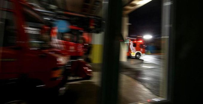 Adana’da tekstil dükkanında yangın çıktı