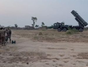 Afganistan ve Pakistan arasında sular durulmuyor… Yeniden çatışma çıktı