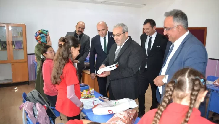 Çorum’da Kardeş Okul Projesi Kapsamında Kırtasiye Yardımı Yapıldı