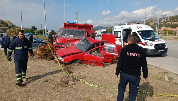 Çorum’da Trafik Kazası: Otomobil Sürücüsü Hayatını Kaybetti