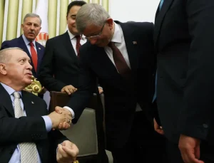 Davutoğlu’ndan AK Parti’ye dönüş sinyali: Bunu derlerse tereddüt etmem, giderim