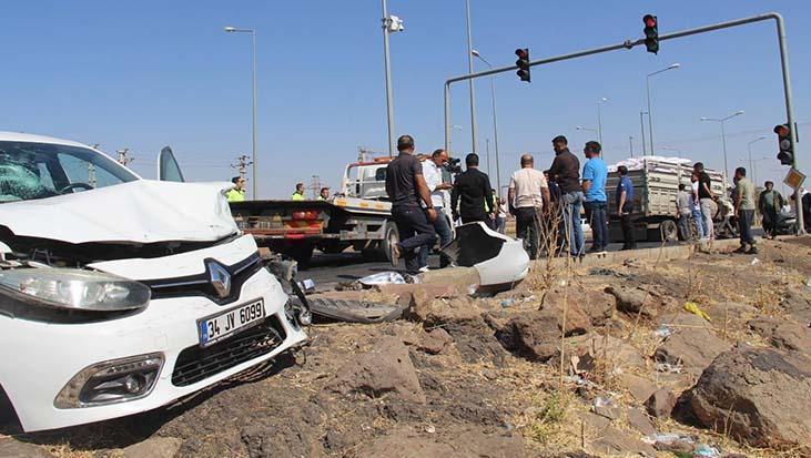 Diyarbakır'da zincirleme kaza! 6 araç karıştı, 12 kişi yaralandı